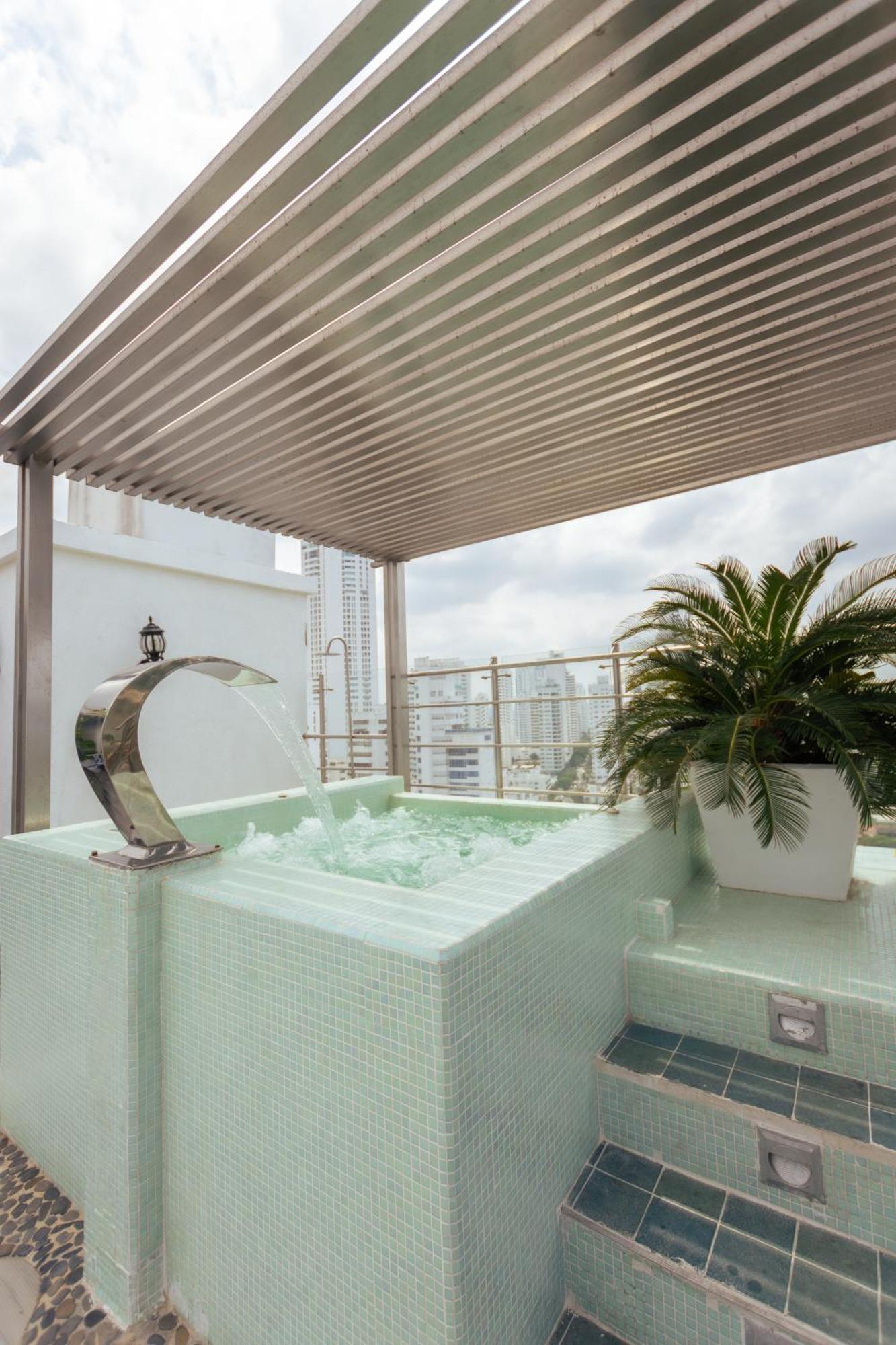 Zi One Luxury 4*